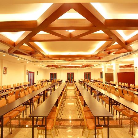 Hotel Devaragam By K P Namboodiri'S Guruvayur Exterior photo