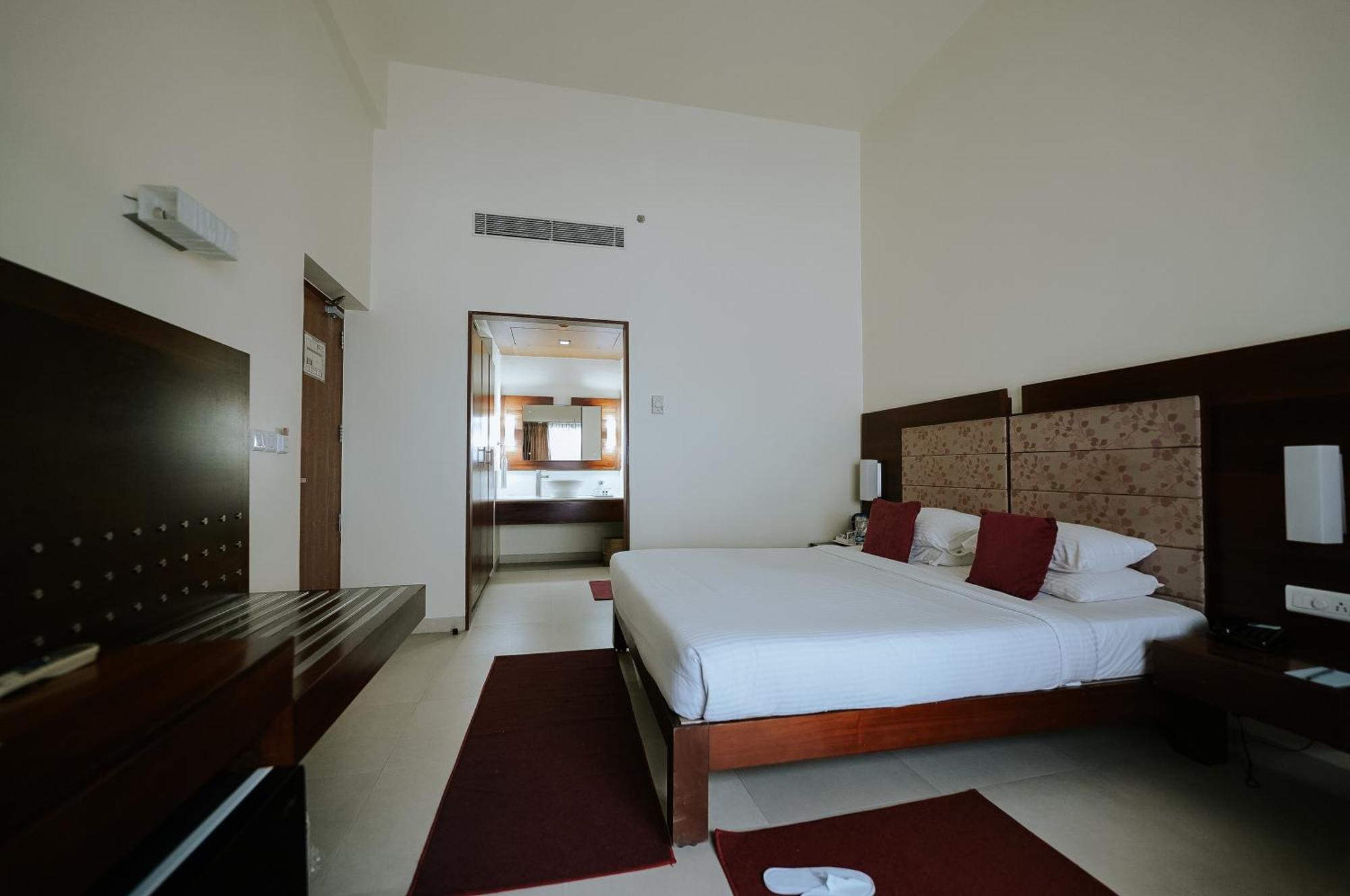 Hotel Devaragam By K P Namboodiri'S Guruvayur Exterior photo