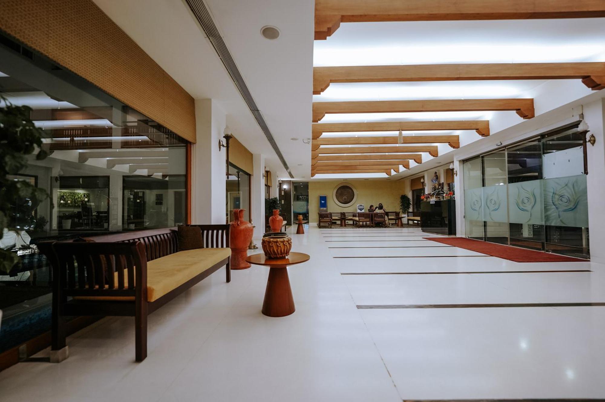 Hotel Devaragam By K P Namboodiri'S Guruvayur Exterior photo