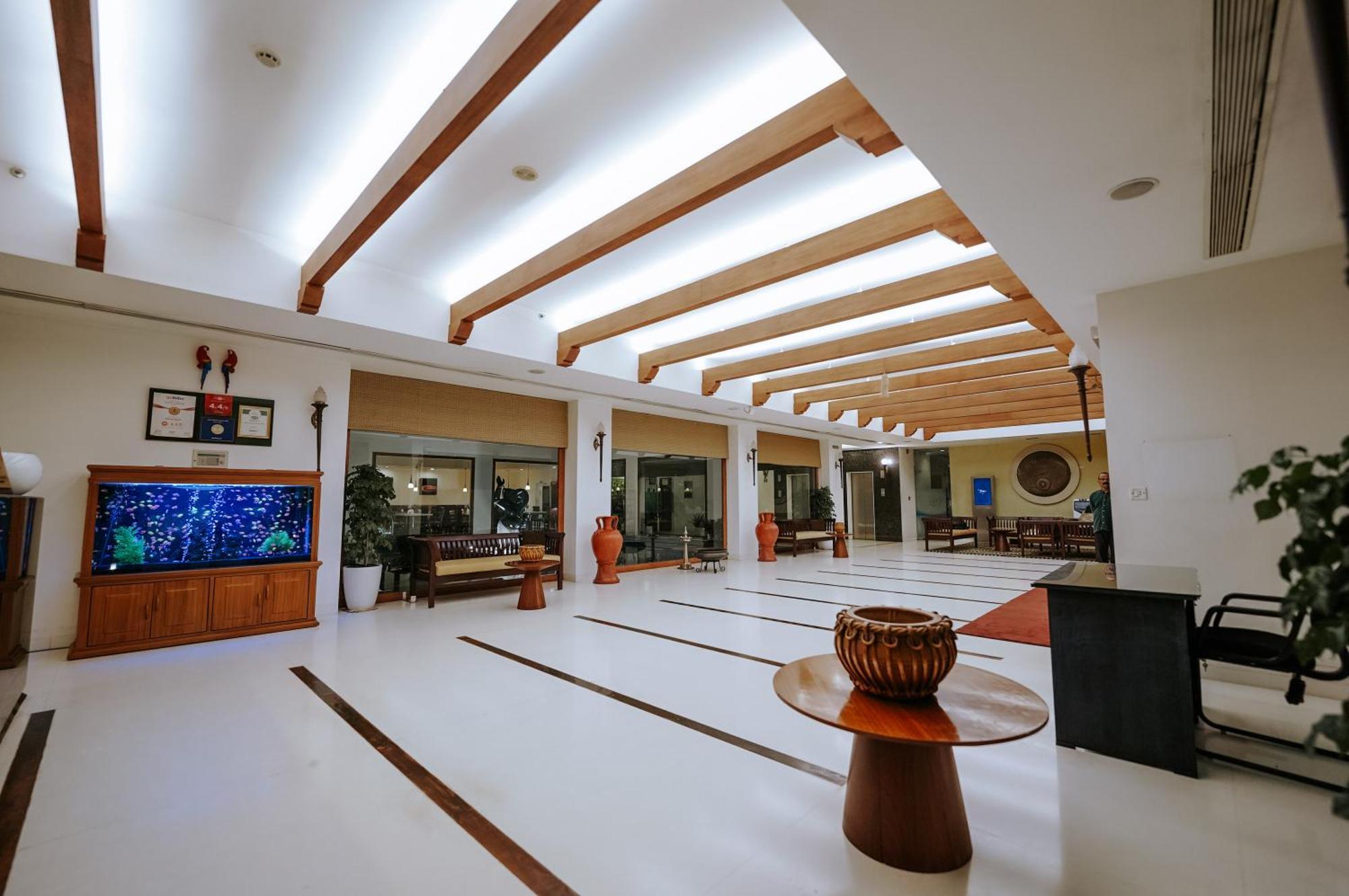 Hotel Devaragam By K P Namboodiri'S Guruvayur Exterior photo