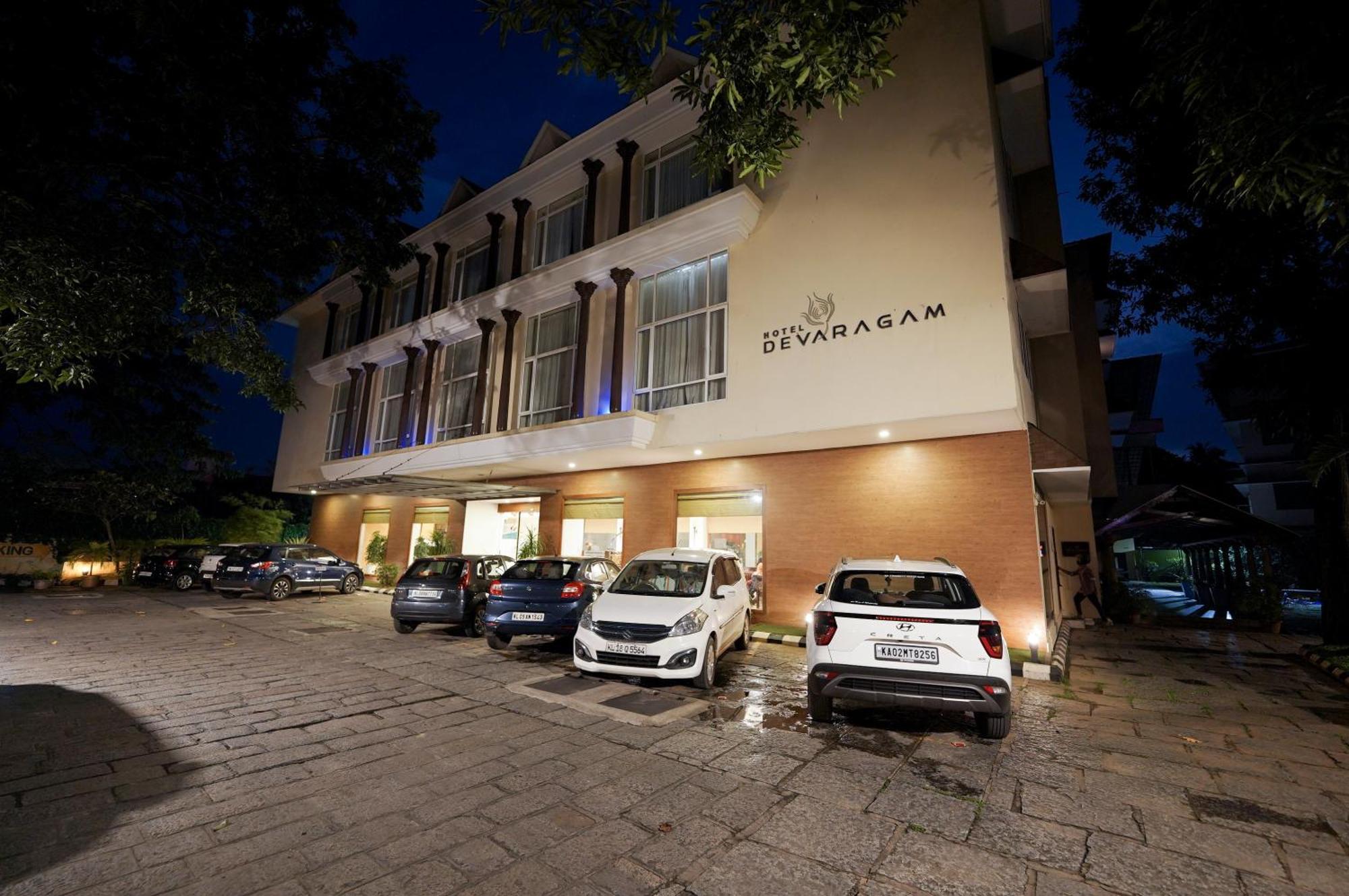 Hotel Devaragam By K P Namboodiri'S Guruvayur Exterior photo